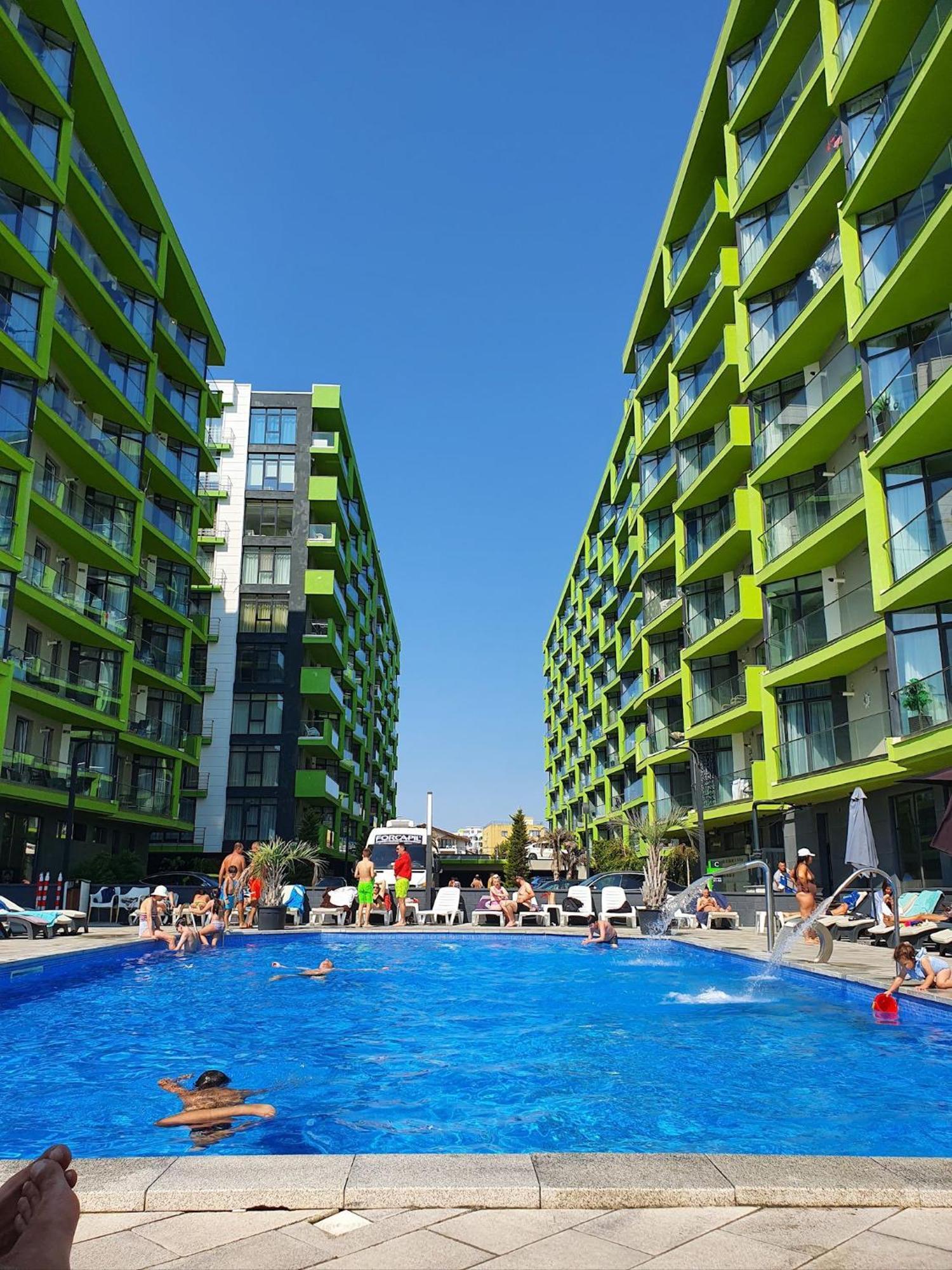 Purple Onyx - Pool & Spa Beach Resort Năvodari Buitenkant foto